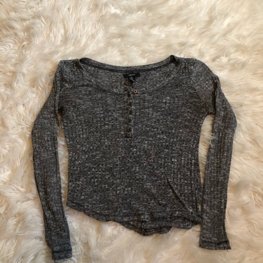 Forever 21 long sleeve tee w 6 front buttons sz sm